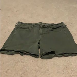 American Eagle Outfitters Size 14 Green Shorts